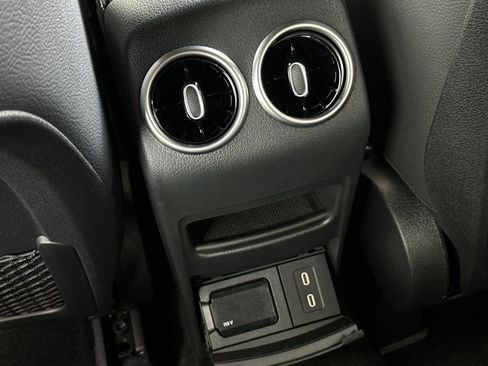 New 2025 Mercedes-Benz GLB 250 image 22