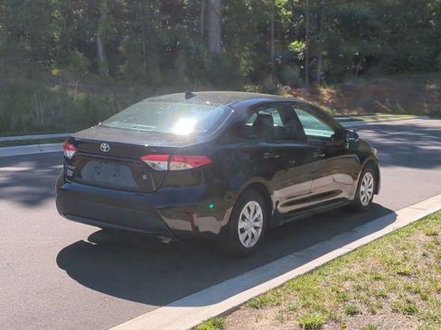 Used 2022 Toyota Corolla L FWD image 13