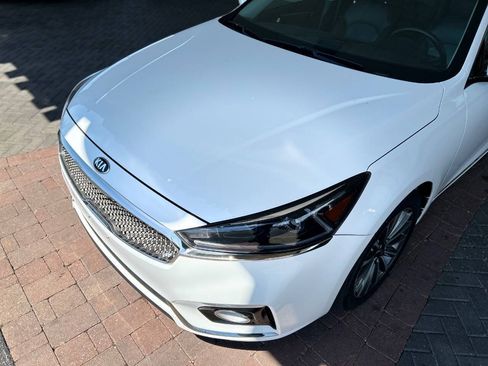 Used 2017 Kia Cadenza Premium FWD image 32