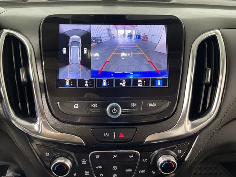 Used 2022 Chevrolet Equinox Premier AWD/4WD image 16
