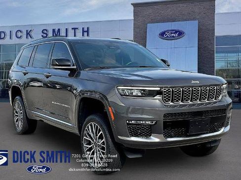 Used 2024 Jeep Grand Cherokee L Summit AWD/4WD image 3