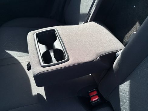Used 2024 Toyota RAV4 XLE FWD image 37