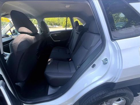Used 2025 Toyota RAV4 XLE AWD/4WD image 15