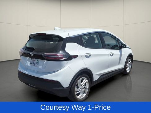 Used 2023 Chevrolet Bolt LT w/ Driver Confidence Package FWD image 9