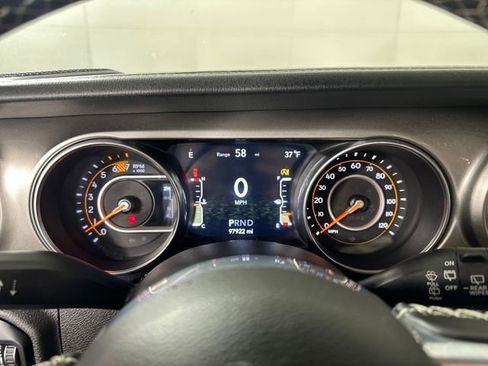 Used 2020 Jeep Wrangler Unlimited Sahara AWD/4WD image 17
