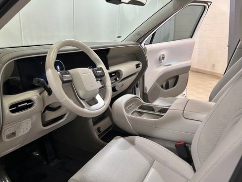 Used 2026 Hyundai Palisade SEL Premium FWD image 10