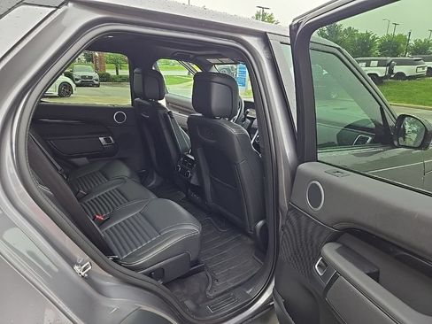 Used 2025 Land Rover Discovery S AWD/4WD image 19