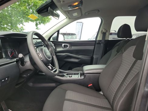 Used 2023 Kia Sorento LX AWD/4WD image 15