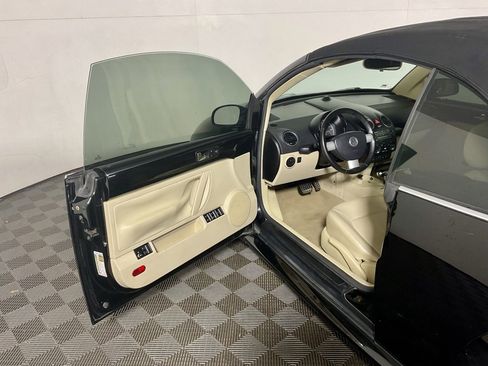 Used 2008 Volkswagen Beetle SE image 10