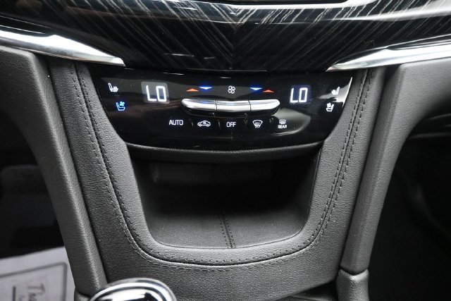 Used 2025 Cadillac XT6 Premium Luxury w/ Technology Package AWD/4WD image 17