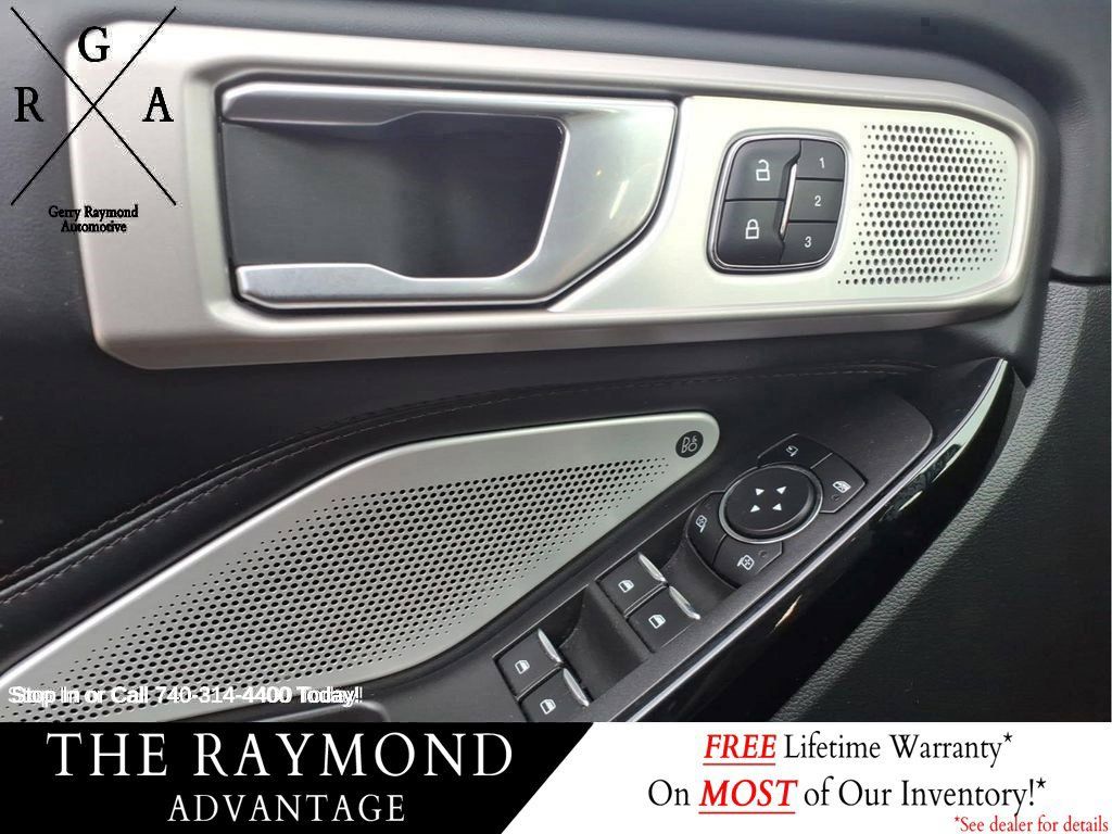 Used 2023 Ford Explorer Platinum w/ Technology Package AWD/4WD image 18