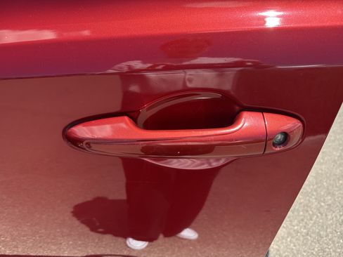 Used 2015 Toyota RAV4 LE FWD image 12