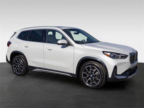 Certified 2025 BMW X1 xDrive28i image 12