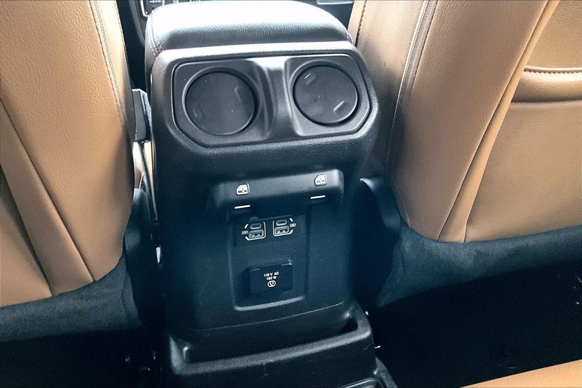 Used 2021 Jeep Wrangler Unlimited Sahara w/ Cold Weather Group AWD/4WD image 36