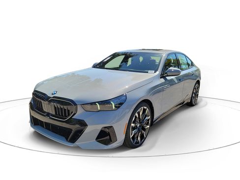 New 2026 BMW 530i w/ M Sport Package RWD image 2