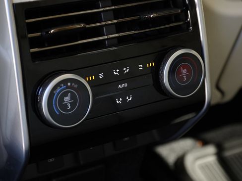 Used 2024 Land Rover Range Rover Autobiography AWD/4WD image 19