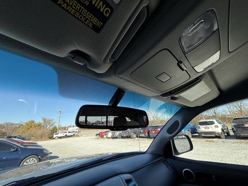 Used 2011 Toyota Tacoma 4x4 Access Cab image 18