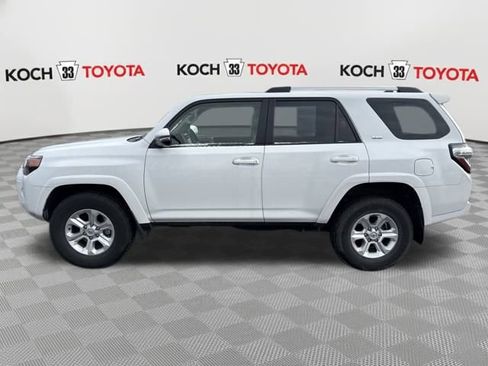 Used 2024 Toyota 4Runner SR5 Premium image 4