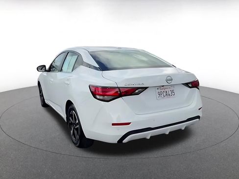 Used 2025 Nissan Sentra SV image 11