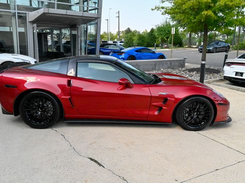 Used 2013 Chevrolet Corvette ZR1 w/ 3ZR Preferred Equipment Group RWD image 4