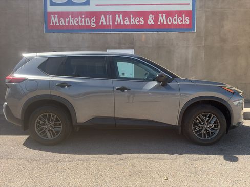 Used 2022 Nissan Rogue S FWD image 4