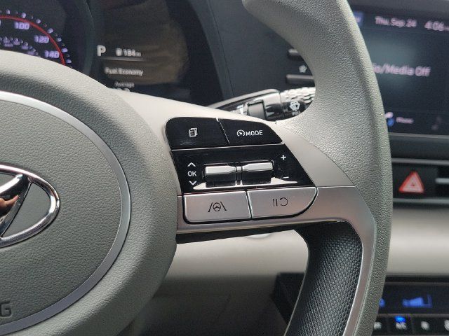 Certified 2023 Hyundai Elantra SEL FWD image 15