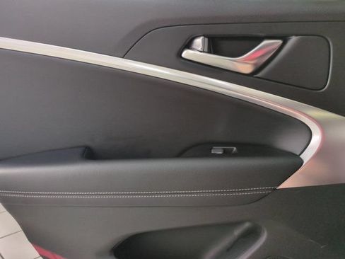 Used 2025 Genesis G70 2.5T RWD image 23
