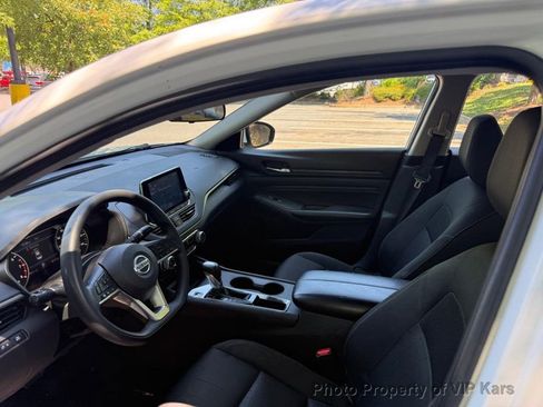 Used 2020 Nissan Altima 2.5 S FWD image 12