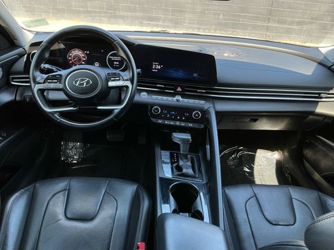 Used 2023 Hyundai Elantra Limited FWD image 15