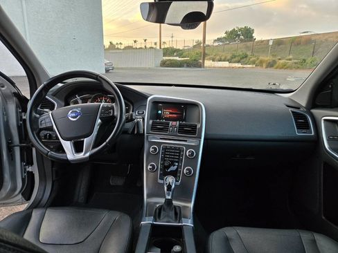 Used 2015 Volvo XC60 T5 Premier image 32