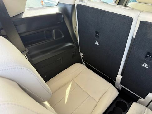 Used 2021 Mercedes-Benz GLB 250 image 35