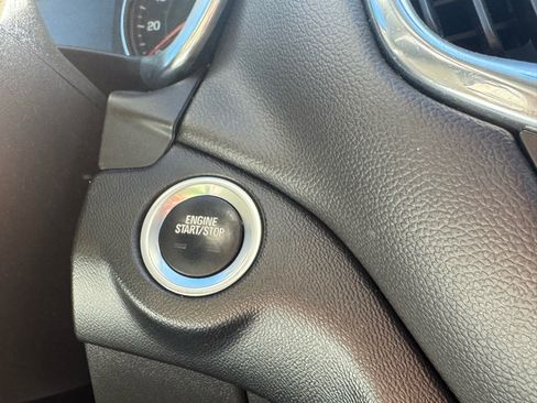 Used 2023 Chevrolet Equinox LT image 49