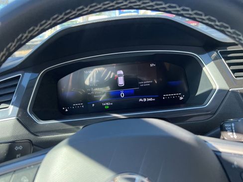 Used 2024 Volkswagen Tiguan SE image 8