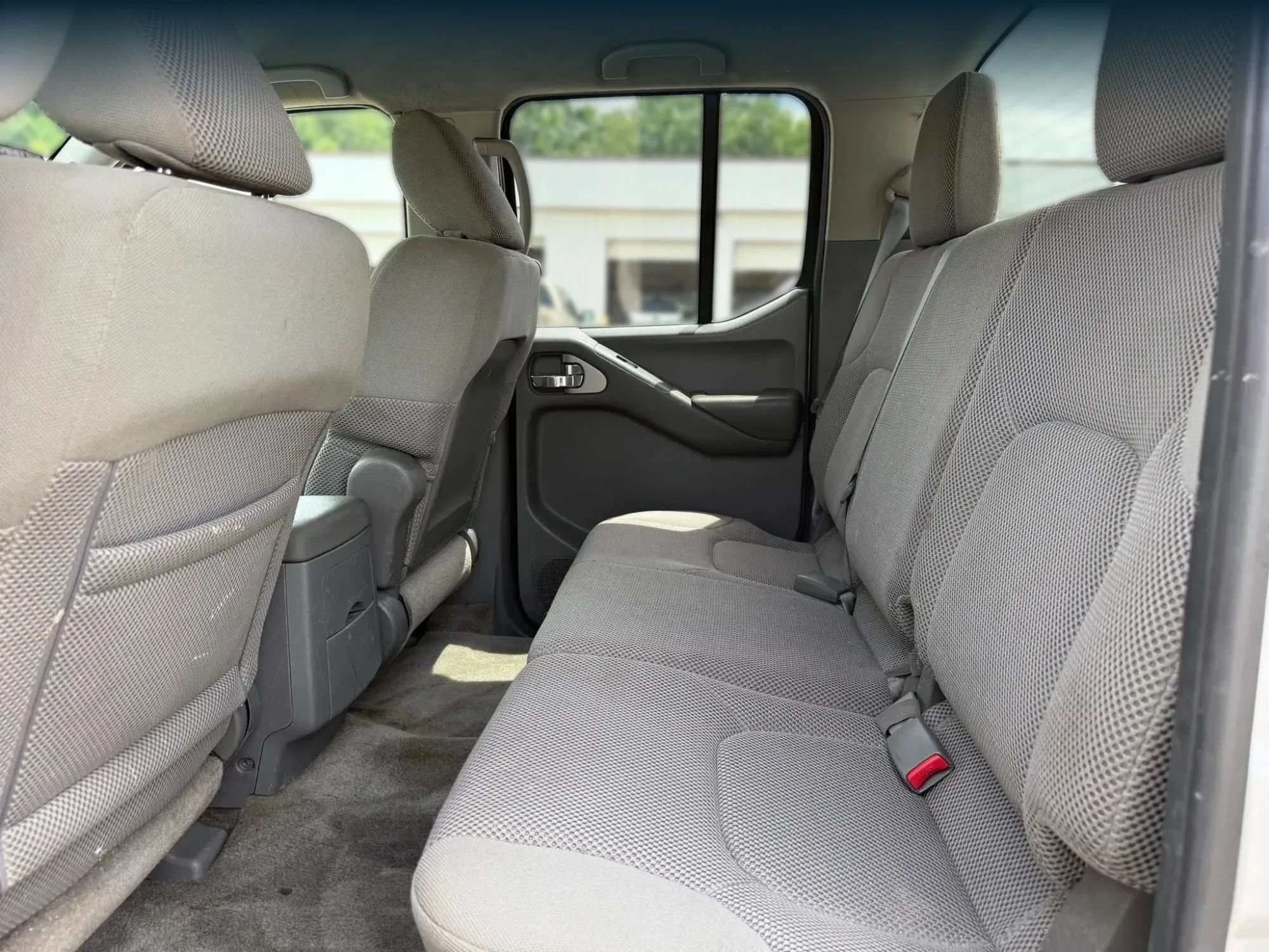 Used 2012 Nissan Frontier SV AWD/4WD image 21