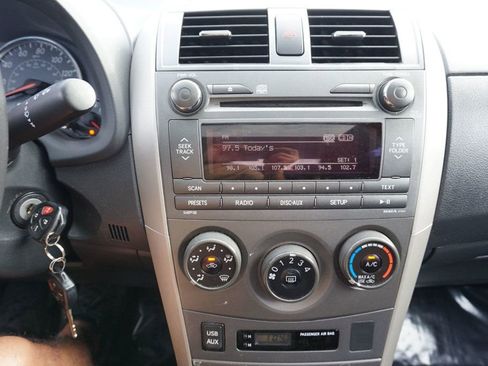 Used 2011 Toyota Corolla S image 26