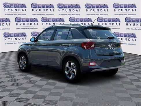 Used 2025 Hyundai Venue Limited image 5