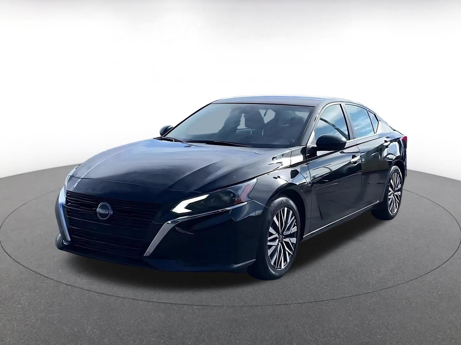 Used 2025 Nissan Altima 2.5 SV FWD image 6