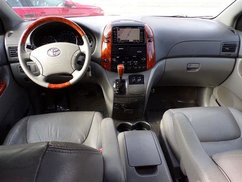 Used 2008 Toyota Sienna XLE Limited image 27