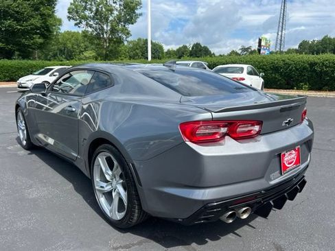 Used 2021 Chevrolet Camaro LT w/ Technology Package RWD image 9