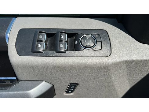 Used 2018 Ford F150 XLT w/ Trailer Tow Package AWD/4WD image 12