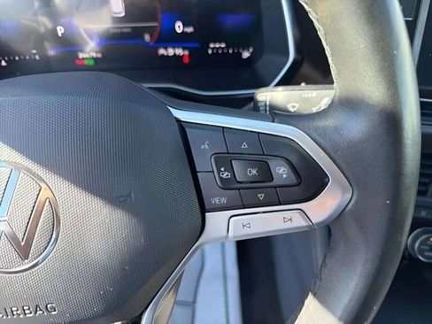 Used 2024 Volkswagen Jetta SE image 12