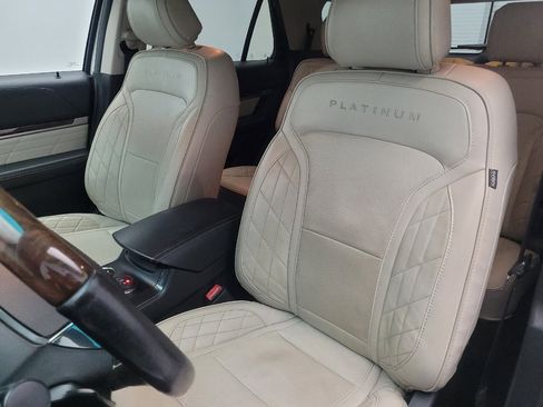 Used 2016 Ford Explorer Platinum image 17