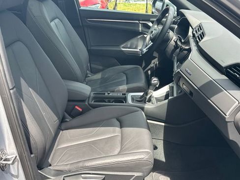 Used 2019 Audi Q3 2.0T Premium w/ Convenience Package AWD/4WD image 12