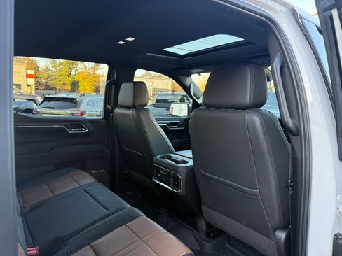 Used 2024 Chevrolet Silverado 1500 High Country w/ Technology Package image 24