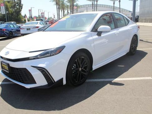 Certified 2026 Toyota Camry SE FWD image 6