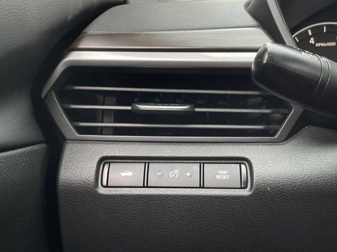 Used 2024 Nissan Altima 2.5 SV FWD image 13