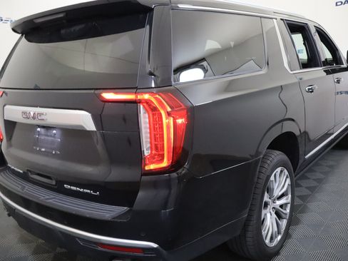 Used 2022 GMC Yukon XL Denali w/ Denali Premium Package AWD/4WD image 6