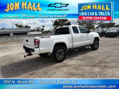 Used 2022 Toyota Tacoma TRD Sport w/ TRD Premium Sport Package image 11