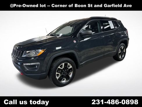 Used 2018 Jeep Compass Trailhawk w/ Leather Interior Group AWD/4WD image 1