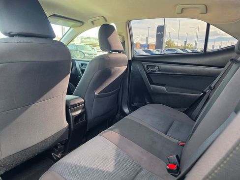 Used 2018 Toyota Corolla LE FWD image 11